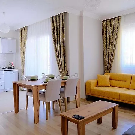 מלון דירות Ozgur 4*