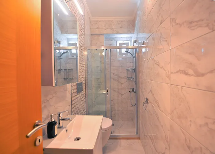 Ozgur 4* فتحية